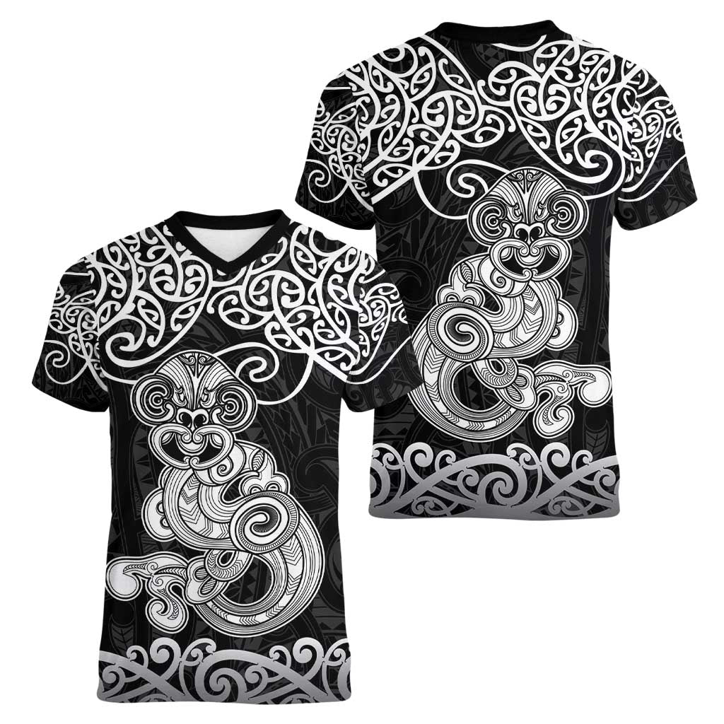 Te Reo Maori Tiki Inspired Art Women V-Neck T-Shirt