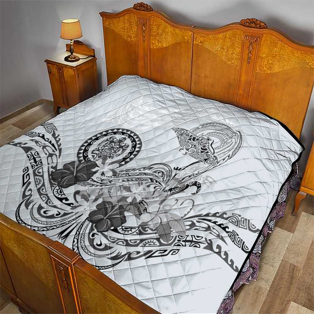 Polynesian Manta Ray Quilt Gray Floral Turtle Tattoo - Polynesian Pride