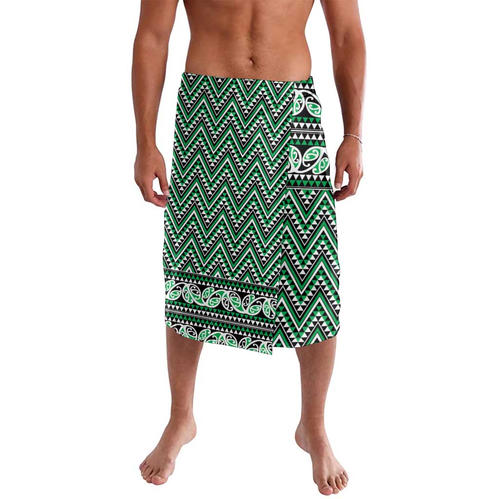 New Zealand Maori Niho Taniwha Lavalava Kakariki Mangopare and Puhoro Pattern