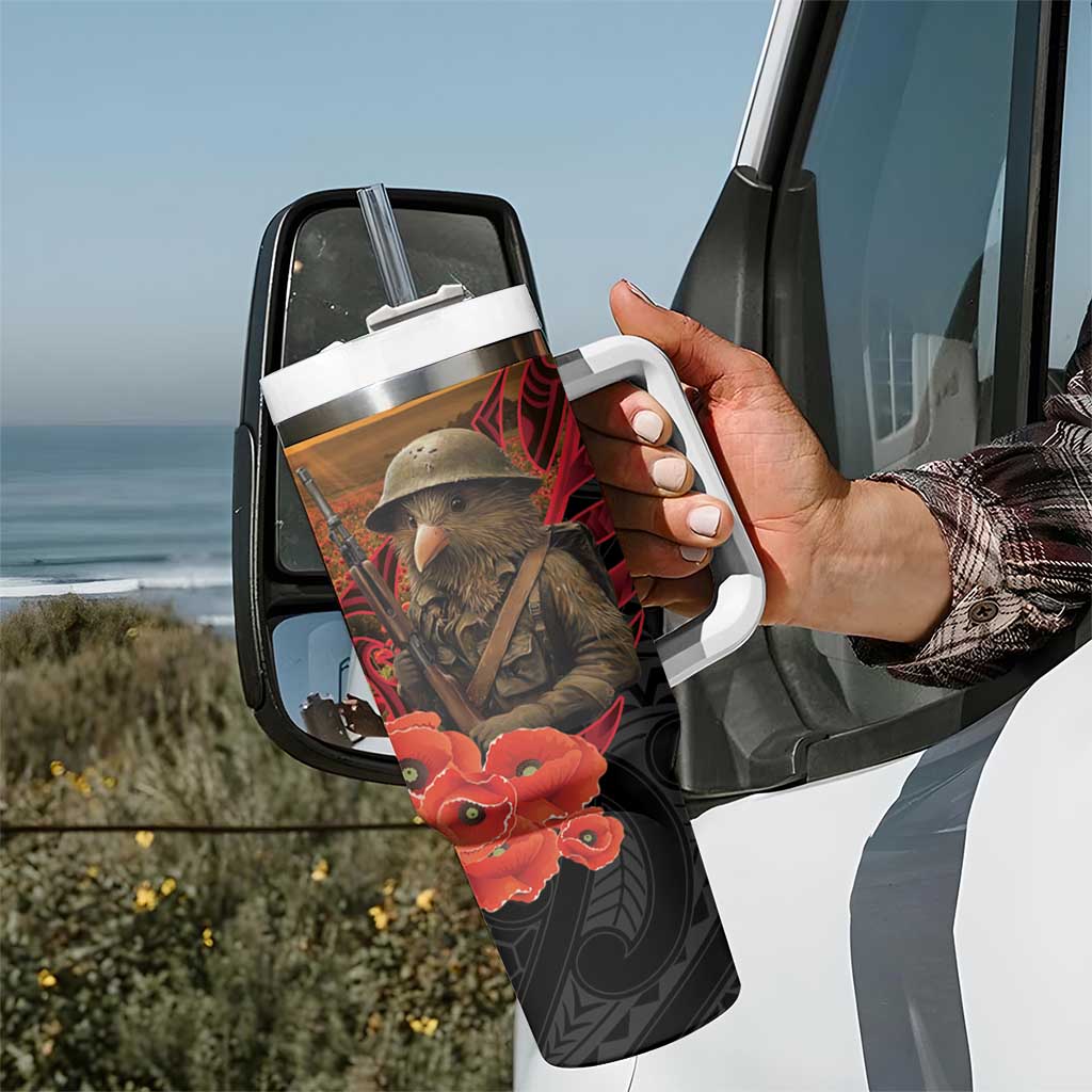 Maori Kiwi Soldier Fern Tattoo ANZAC Day Tumbler With Handle Lest We Forget