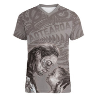 New Zealand Mother's Day Women V-Neck T-Shirt Maori Mo Toku Mama Silver Fern