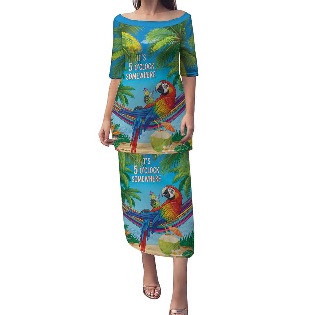 5 Oclock Somewhere Puletasi Hawaii Parrots Cocktail Summer Beach Vibe - Polynesian Pride