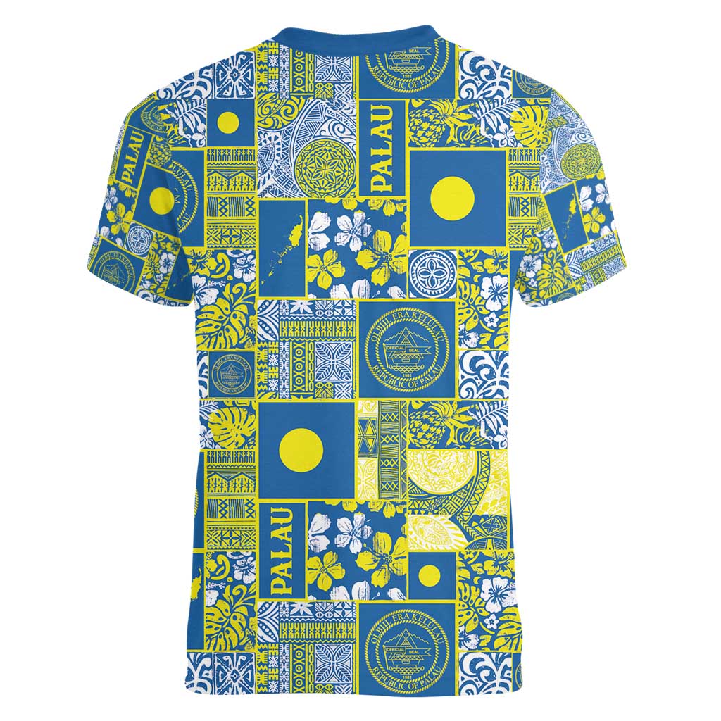 Palau Ungil Kurismas Women V-Neck T-Shirt Pacific Patchwork Xmas Vibes - Polynesian Pride