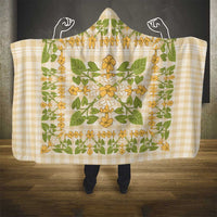 Squares Puakenikeni and Kalo Hooded Blanket Beige Palaka Hawaiian Quilt Pattern - Polynesian Pride