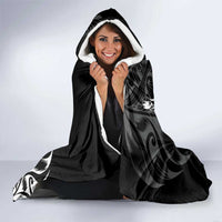 New Zealand Lawn Bowls Hooded Blanket Black Maori Warrior Tribal Silver Fern - Polynesian Pride