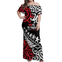 Honour The Treaty New Zealand Personalised Off Shoulder Maxi Dress Toitu Te Tiriti Half Fern with Haka dance LT9 Women Black - Polynesian Pride