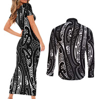 New Zealand Maori Taniko Couples Matching Short Sleeve Bodycon Dress and Long Sleeve Button Shirt Black Kowhaiwhai Puhoro LT9 - Polynesian Pride