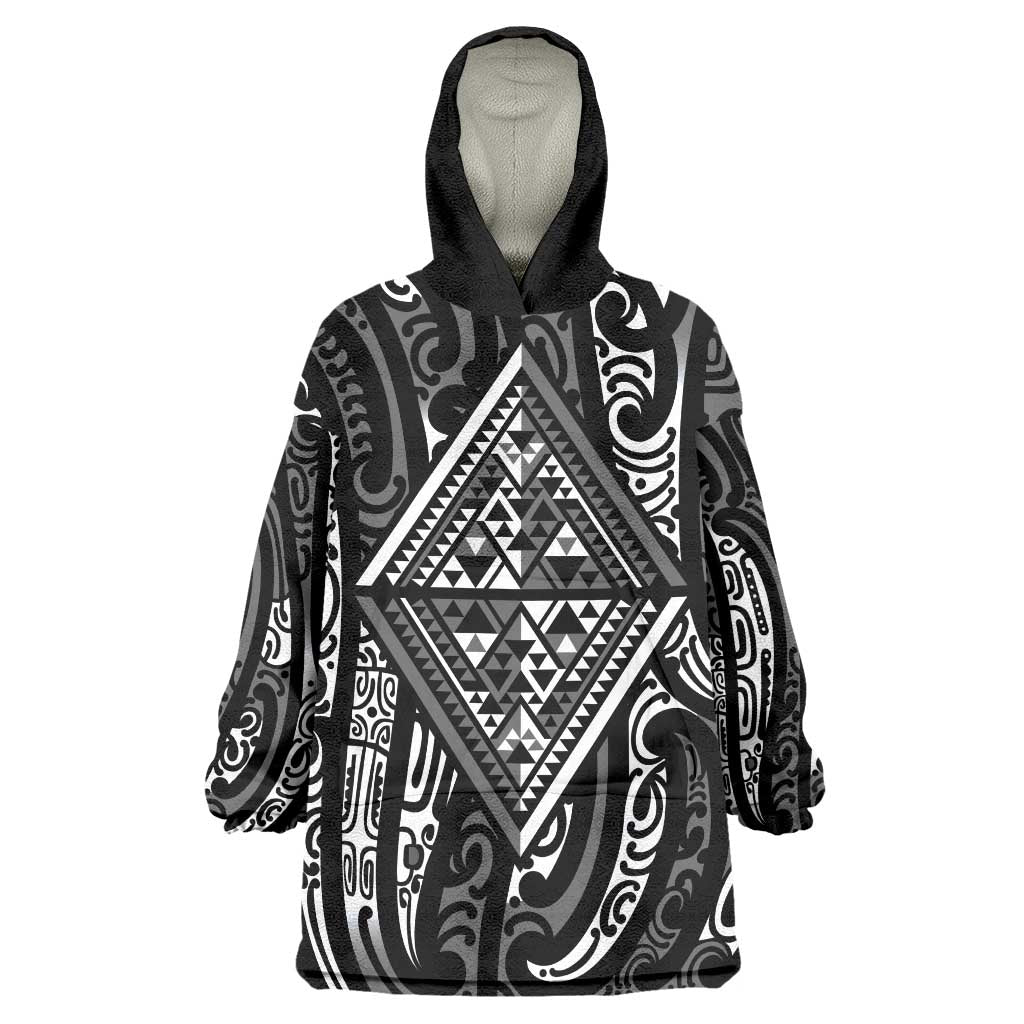 New Zealand Maori Taniko Wearable Blanket Hoodie Black Kowhaiwhai Puhoro LT9 One Size Black - Polynesian Pride