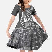 Samoa Siapo Tribal Pattern Family Matching Off The Shoulder Long Sleeve Dress and Hawaiian Shirt Light Gray Polynesian Plumeria Tapa Motif LT9 Daughter's Dress Gray - Polynesian Pride