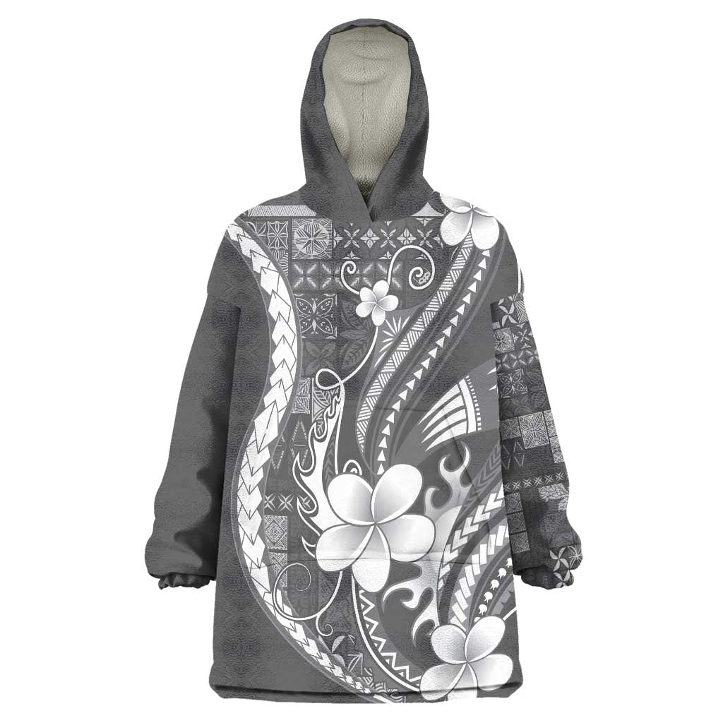 Samoa Siapo Tribal Pattern Wearable Blanket Hoodie Light Gray Polynesian Plumeria Tapa Motif