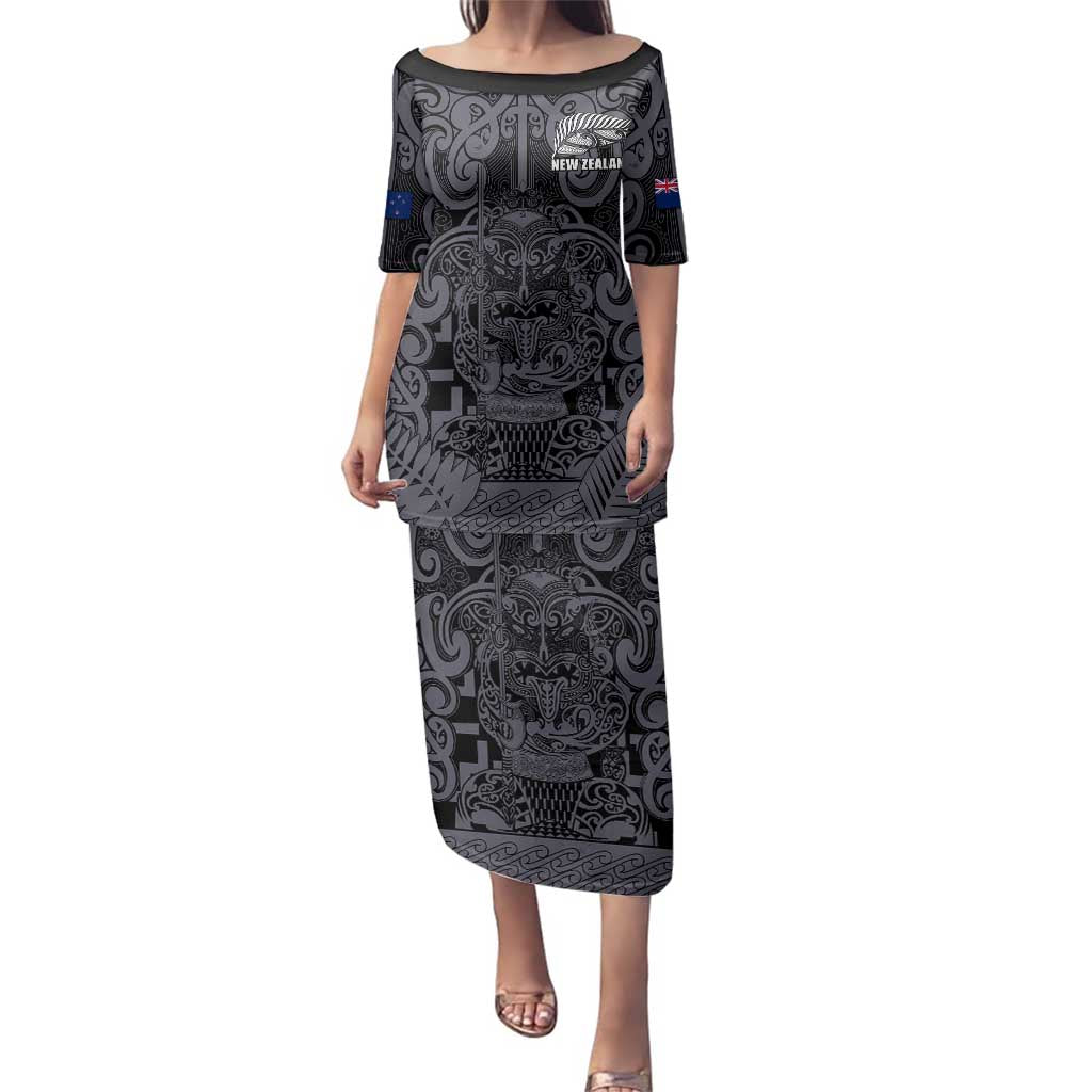 Custom New Zealand Taiaha Maori Family Matching Puletasi and Hawaiian Shirt Minimalist Silver Fern All Black LT9 Mom's Dress Black - Polynesian Pride