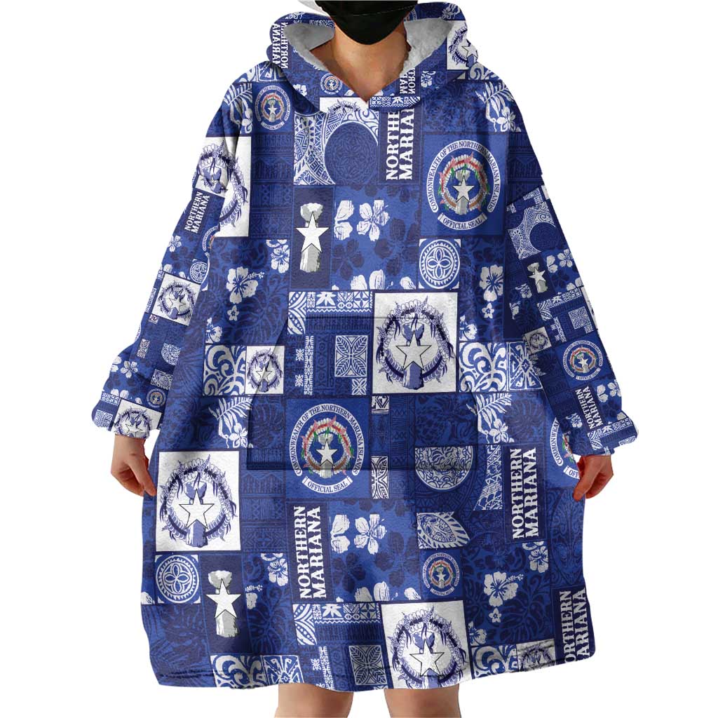 Northern Mariana Islands Magof Nochebuena Wearable Blanket Hoodie Pacific Patchwork Xmas Vibes - Polynesian Pride