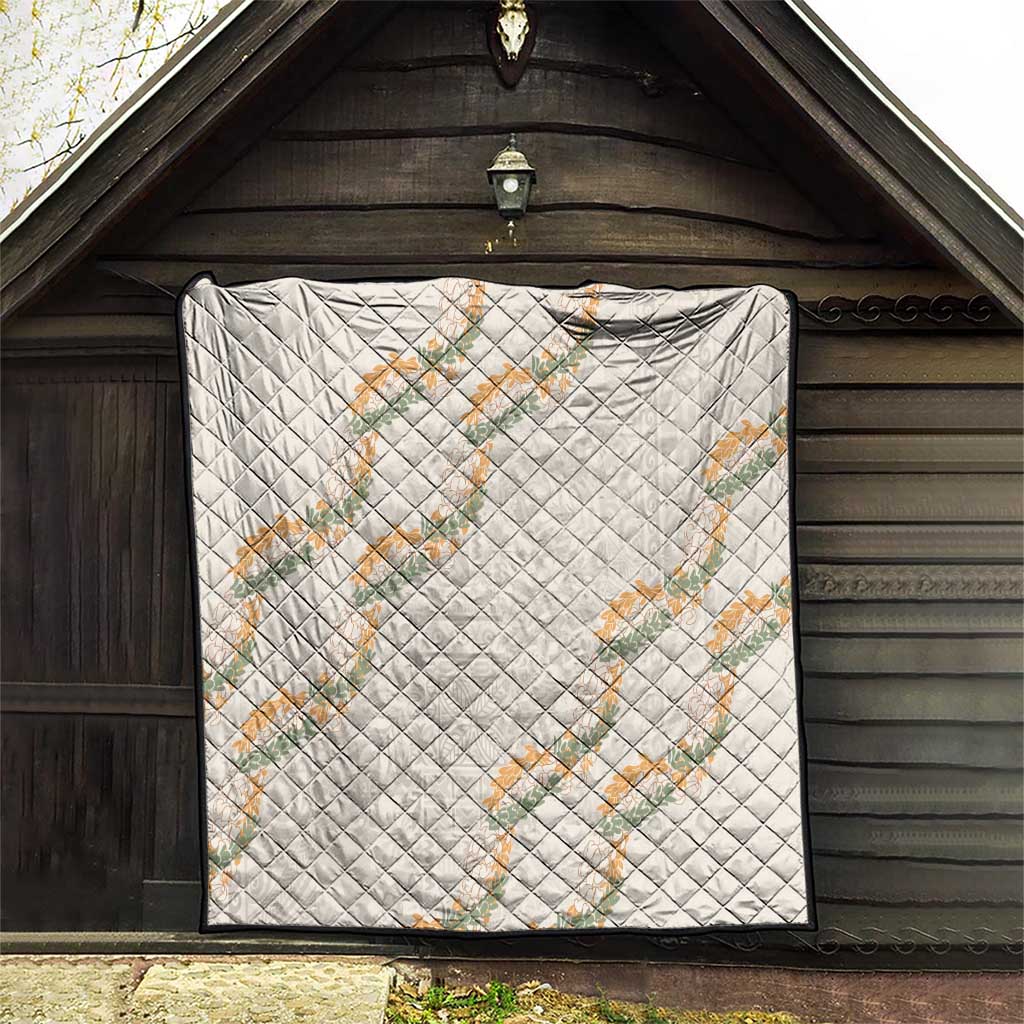 Aloha Pakalana and Puakenikeni Lei Quilt Beige Hawaiian Pattern