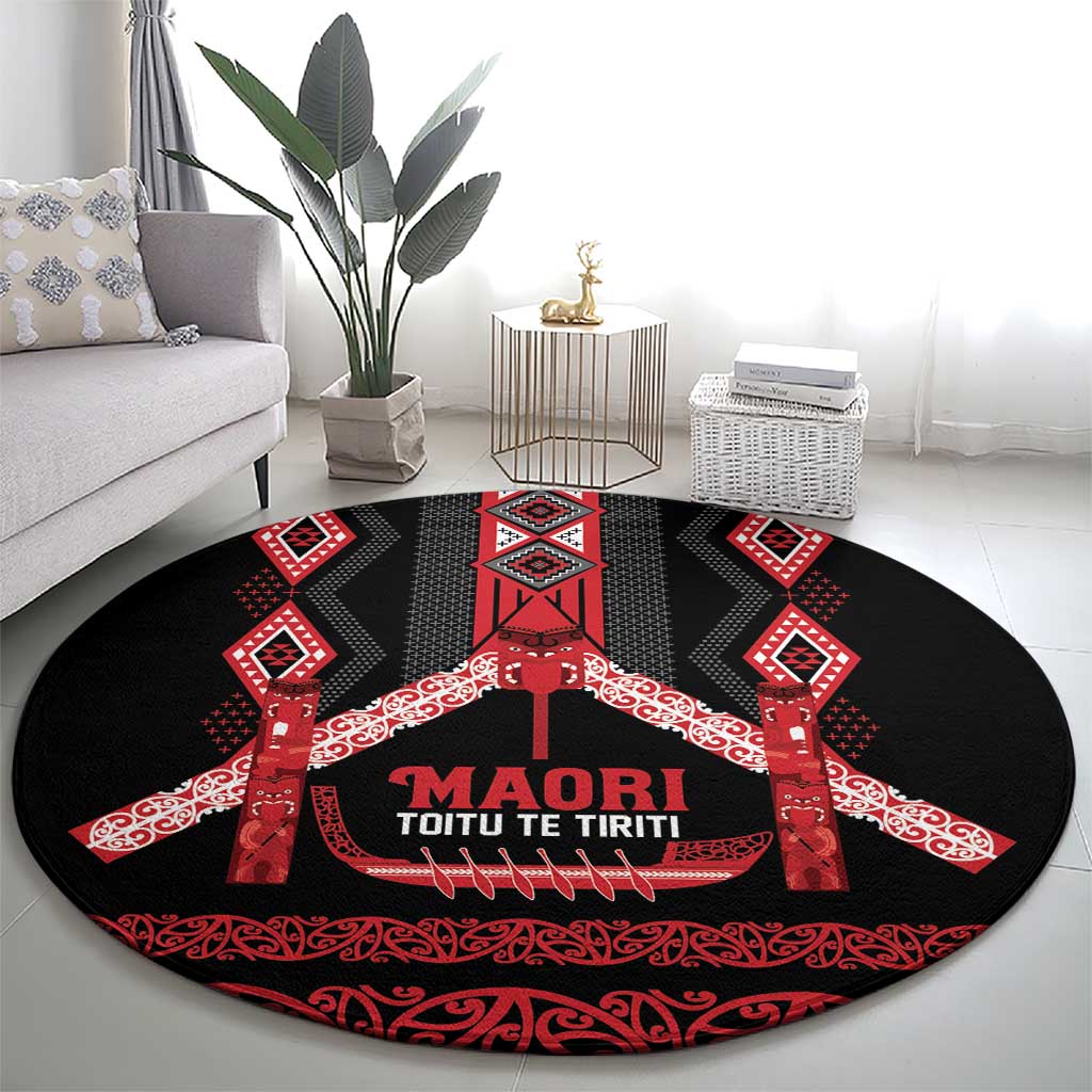Toitu Te Tiriti Waitangi Round Carpet Black Wharenui House - Polynesian Pride
