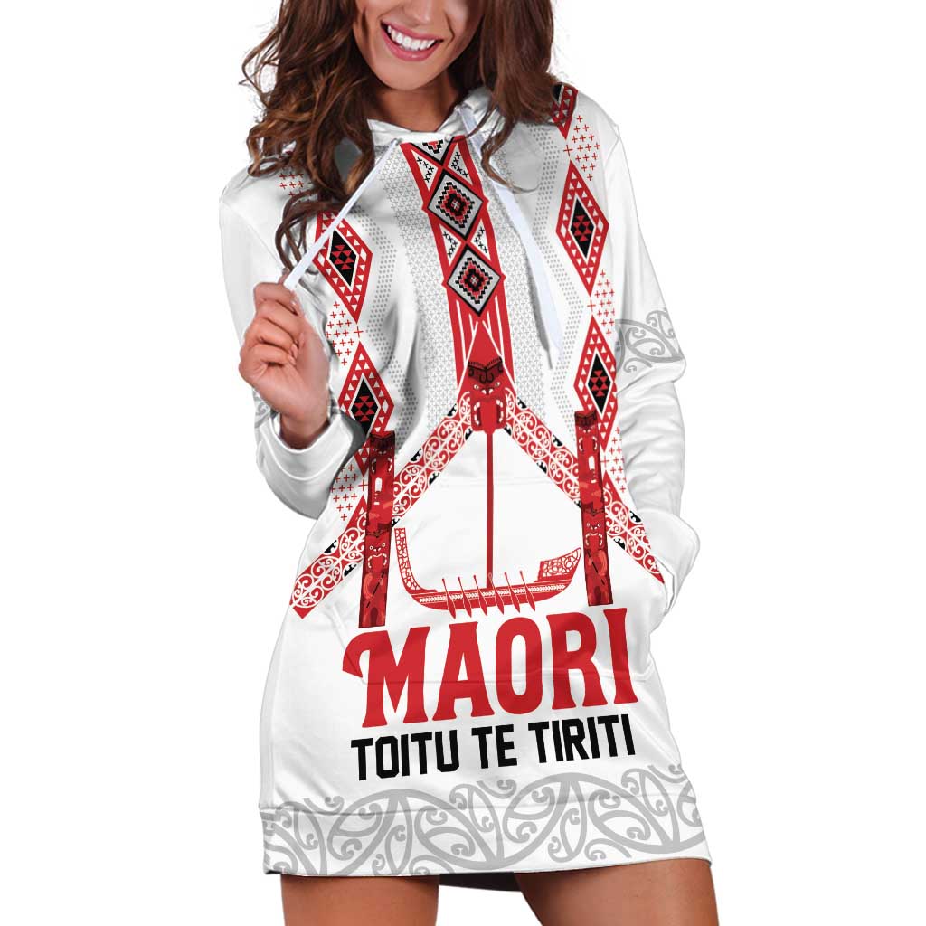 Toitu Te Tiriti Waitangi Hoodie Dress White Wharenui House - Polynesian Pride