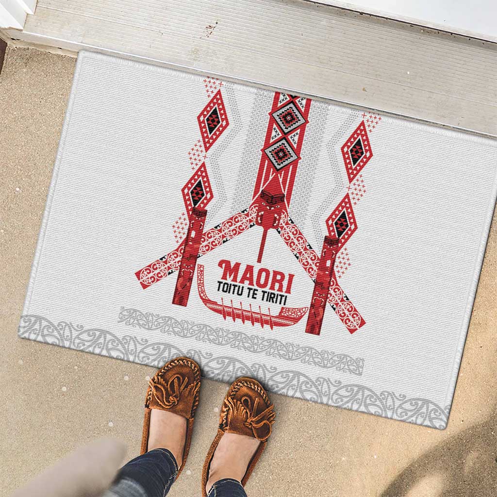 Toitu Te Tiriti Waitangi Rubber Doormat White Wharenui House - Polynesian Pride