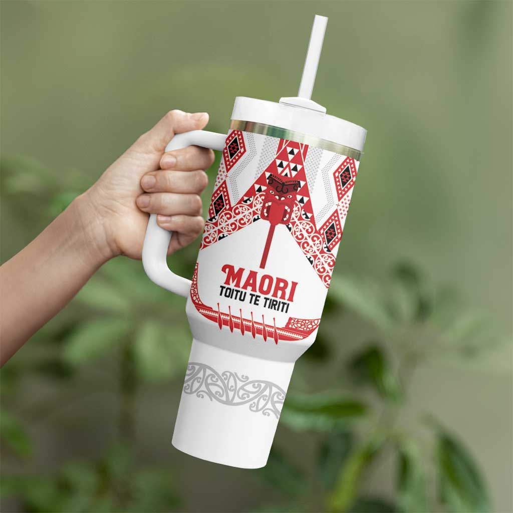 Toitu Te Tiriti Waitangi Tumbler With Handle White Wharenui House - Polynesian Pride