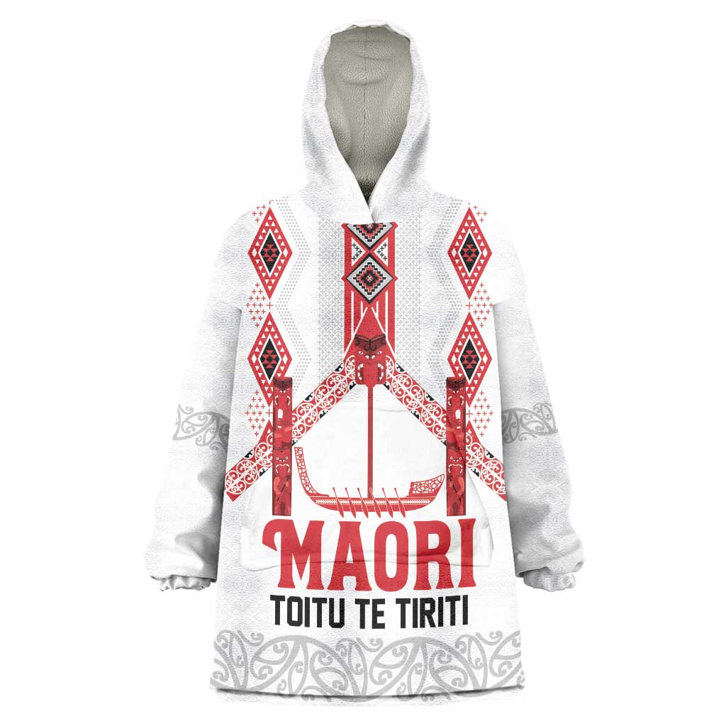 Toitu Te Tiriti Waitangi Wearable Blanket Hoodie White Wharenui House - Polynesian Pride