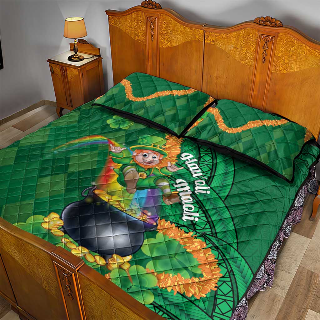 St Patrick's Day Hawaii Quilt Bed Set Hauoli Maoli Funny Shaka Leprechaun