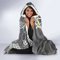 Gray Polynesian Tribal Frangipani Tropical Vibe Hooded Blanket