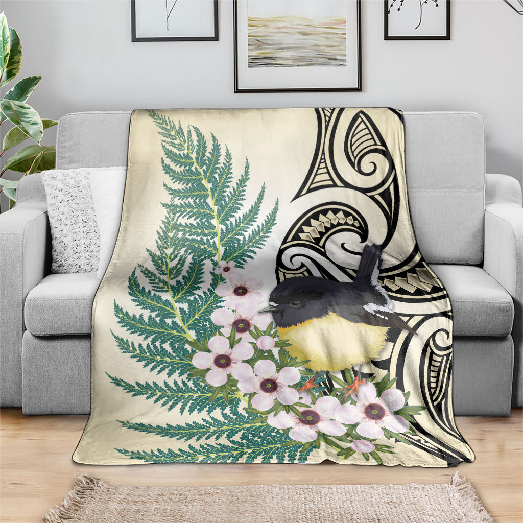 Endemic Tomtit New Zealand Blanket Miromiro Manuka Silver Fern Maori Pattern