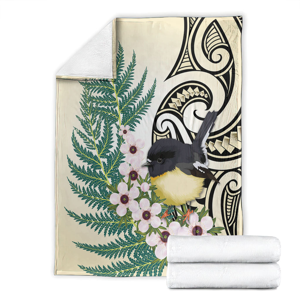 Endemic Tomtit New Zealand Blanket Miromiro Manuka Silver Fern Maori Pattern