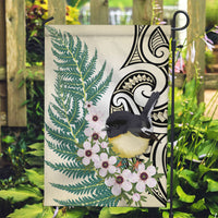 Endemic Tomtit New Zealand Garden Flag Miromiro Manuka Silver Fern Maori Pattern