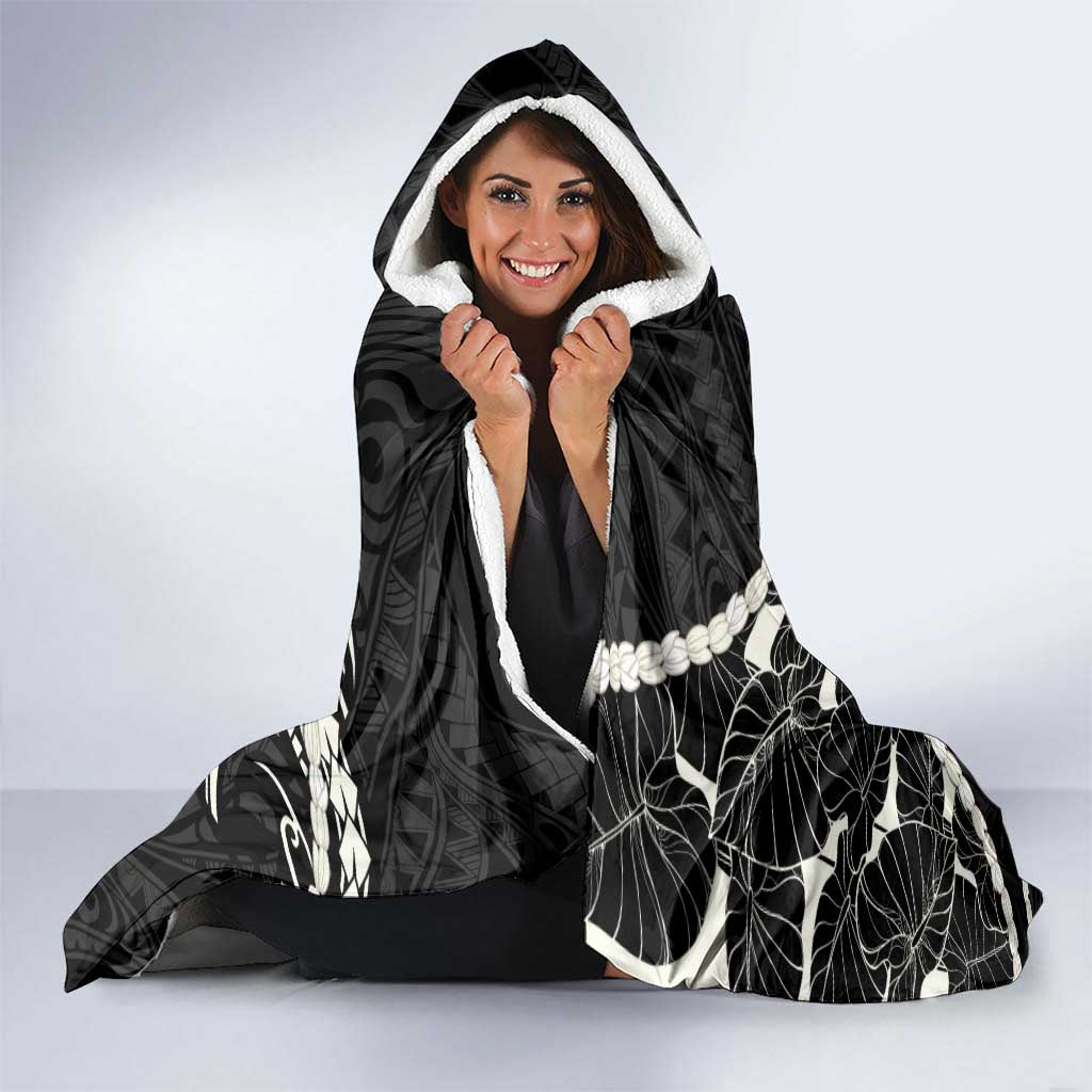 Aloha Hawaii Kalo Pikake Lei Hooded Blanket Chest Tattoo Black Hawaiian Pattern