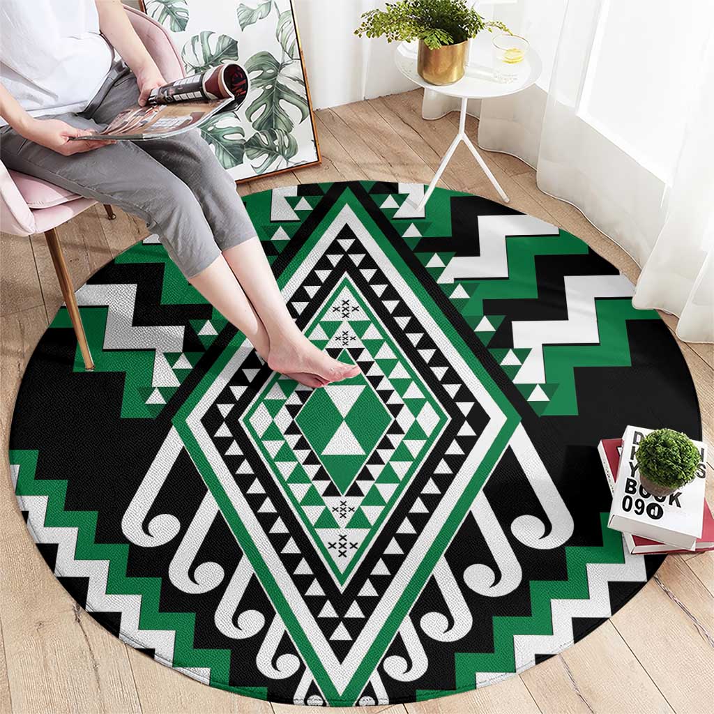 Green Aotearoa Taniko Poutama Patikitiki Round Carpet