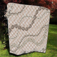 Beige Aloha Hawaii Shell Lei Quilt Palaka Hebrew Cone Honey Cowrie Elegant Curves - Polynesian Pride