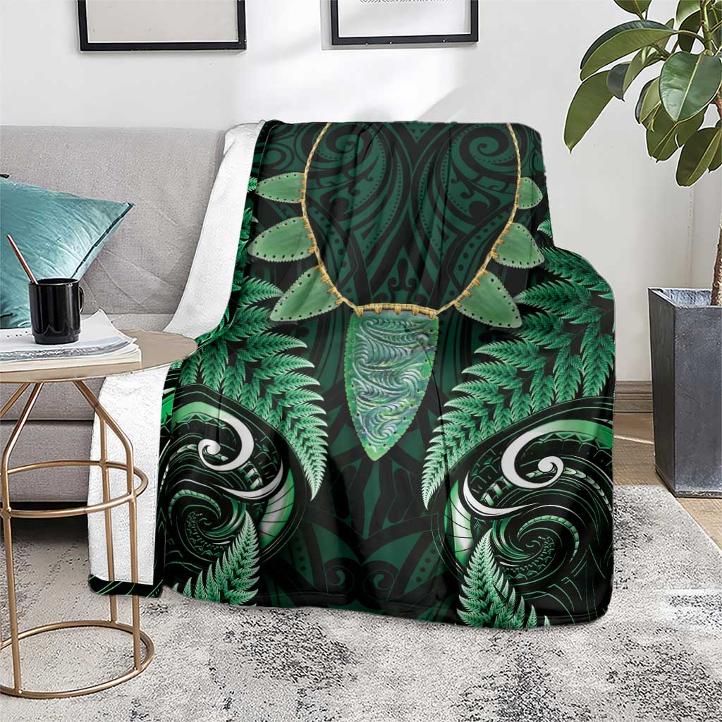 Aotearoa Pounamu Niho Blanket Silver Fern Mix Maori Pattern - Green