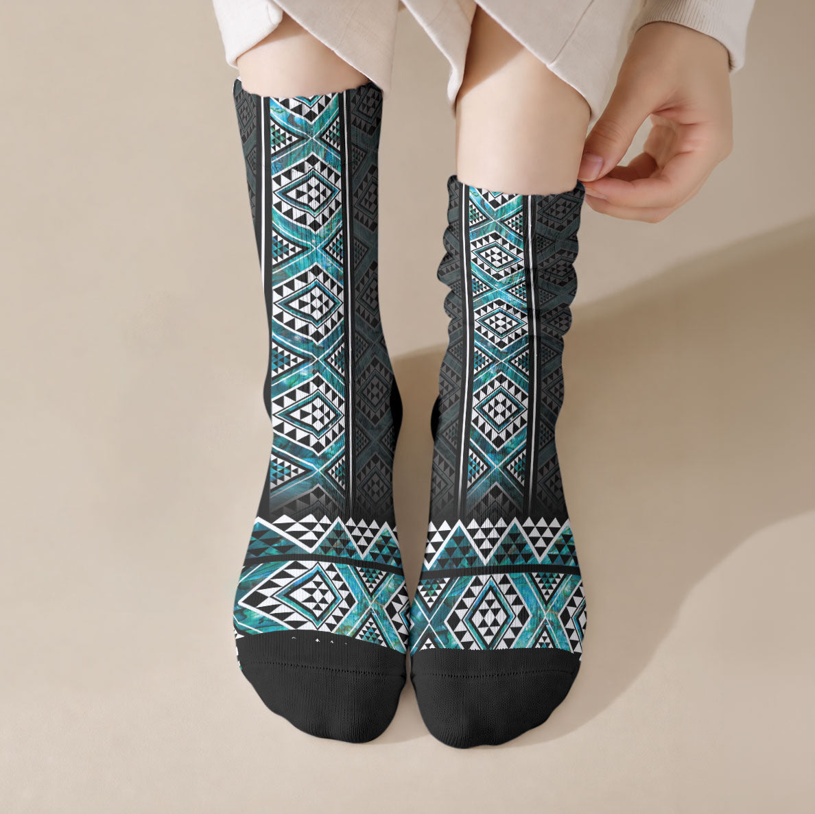 Paua Shell Taniko Pattern Aotearoa Crew Socks Niho Taniwha Mix Poutama LT14 Crew Socks Turquoise - Polynesian Pride
