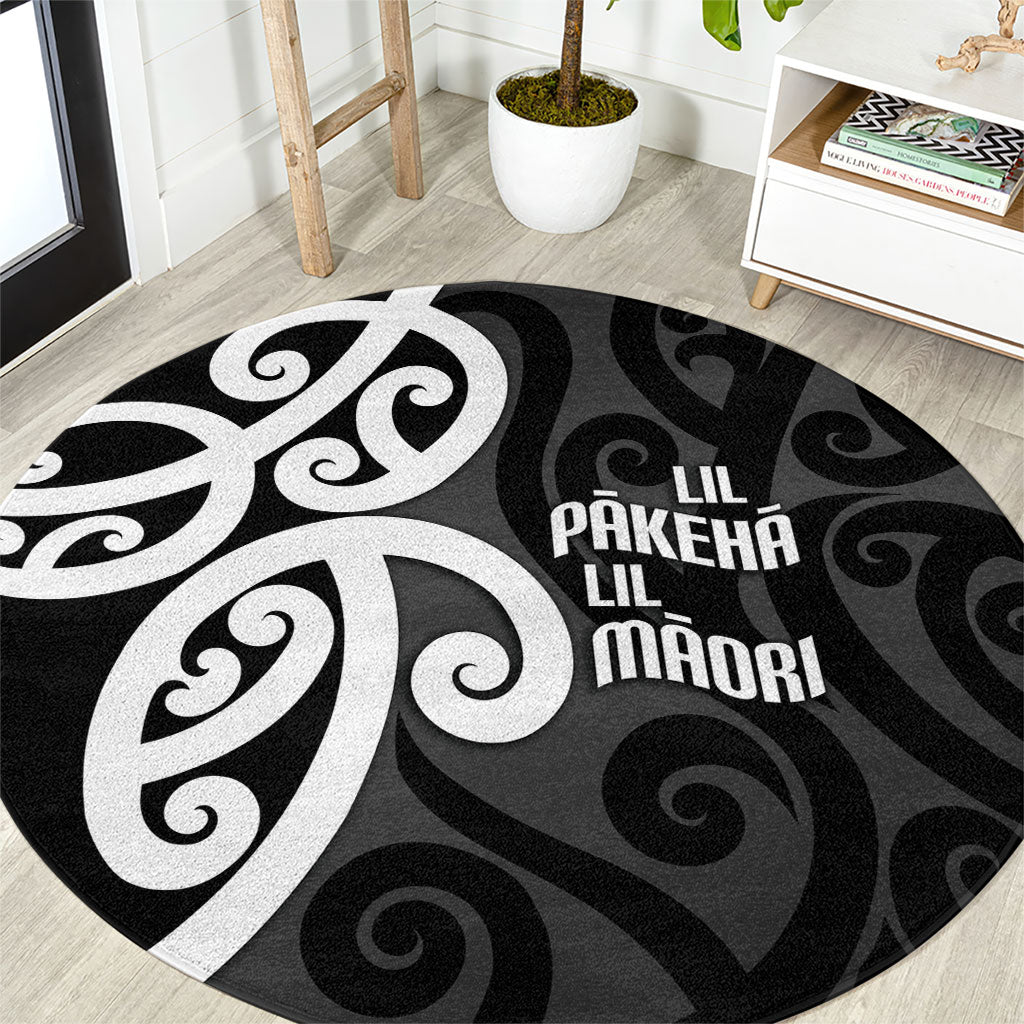 Lil Pakeha Lil Maori New Zealand Round Carpet Kiwi Proud Mangopare Pattern LT14 Black - Polynesian Pride