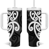 Lil Pakeha Lil Maori New Zealand Tumbler With Handle Kiwi Proud Mangopare Pattern LT14 One Size: 40 oz Black - Polynesian Pride