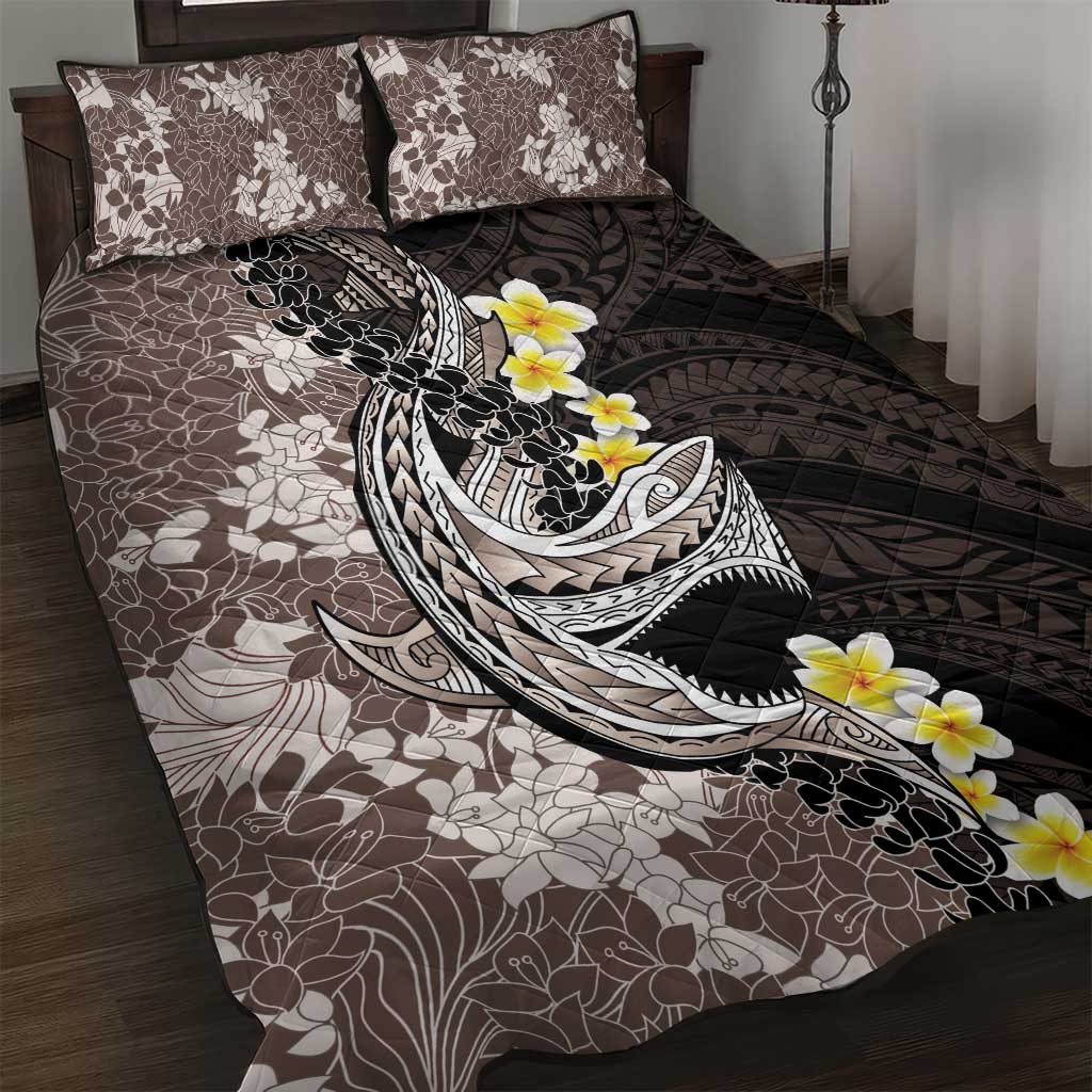 Brown and Black Hawaii Shark Tattoo Quilt Bed Set Puakenikeni Lei Plumeria Polynesian Pattern - Polynesian Pride
