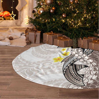 Brown and White Hawaii Shark Tattoo Tree Skirt Puakenikeni Lei Plumeria Polynesian Pattern - Polynesian Pride