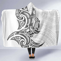 New Zealand Hammerhead Shark Hooded Blanket Maori Haehae Mangopare White - Polynesian Pride