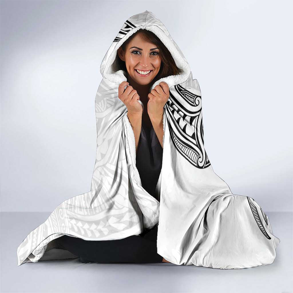 New Zealand Hammerhead Shark Hooded Blanket Maori Haehae Mangopare White - Polynesian Pride