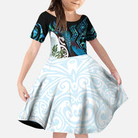 New Zealand Silver Fern Tui Bird Family Matching Puletasi and Hawaiian Shirt Maori Kowhai Paua Shell Taniko Motifs LT14 Daughter's Dress Turquoise - Polynesian Pride