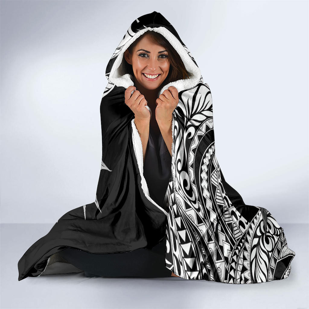 Kamehameha Butterfly Hawaii Hooded Blanket Hawaiian Pulelehua Mamaki Black Color