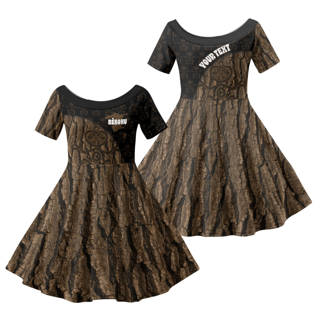 Moriori Kekoru New Zealand Personalised Family Matching Off Shoulder Short Dress and Hawaiian Shirt Kopi Rakau Carving Chatham Islands Map LT14 Daughter's Dress Black - Polynesian Pride