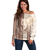 Swimming With Humpback Whales Season Tonga Off Shoulder Sweater Tongan Tofuaa Ngatu Pattern Brown LT14 Women Brown - Polynesian Pride