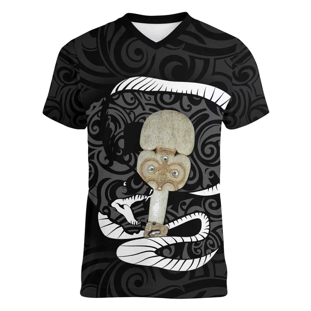 Black New Zealand Eel Women V-Neck T-Shirt Aotearoa Maori Tuna With Kotiate Weapon LT14 Female Black - Polynesian Pride