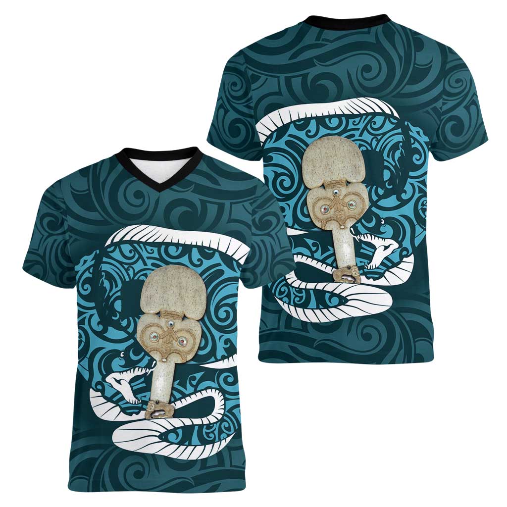 Turquoise New Zealand Eel Women V-Neck T-Shirt Aotearoa Maori Tuna With Kotiate Weapon LT14 - Polynesian Pride