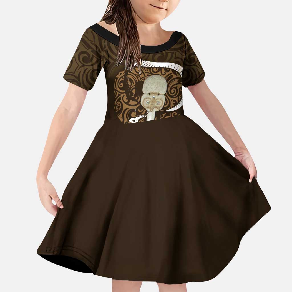 Gold New Zealand Eel Family Matching Mermaid Dress and Hawaiian Shirt Aotearoa Maori Tuna With Kotiate Weapon LT14 Daughter's Dress Gold - Polynesian Pride