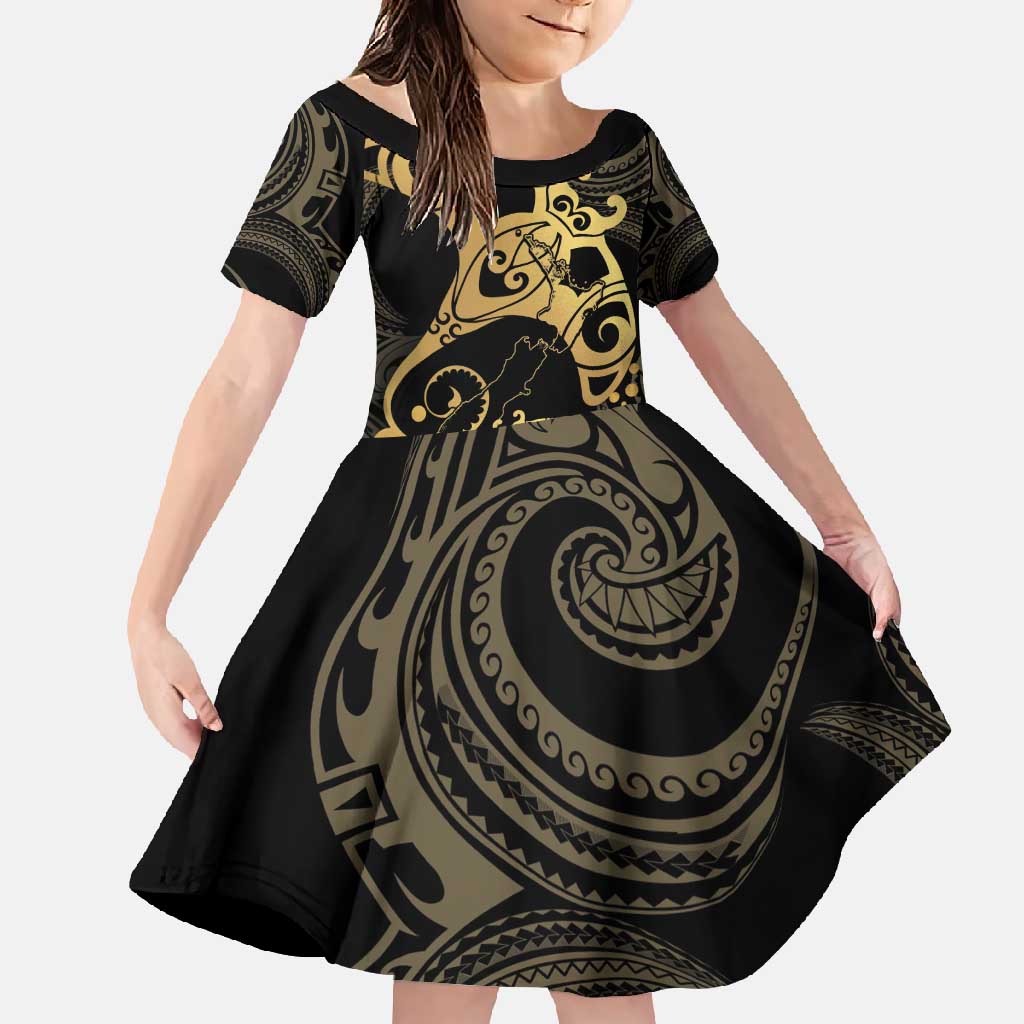Black And Gold Aotearoa Whai Family Matching Long Sleeve Bodycon Dress and Hawaiian Shirt NZ Stingrays Maori Curves Style LT14 Daughter's Dress Gold - Polynesian Pride
