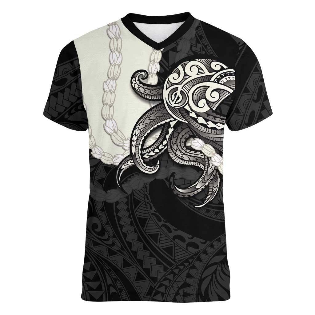 Black Polynesia Tribal Octopus Tattoo Women V-Neck T-Shirt Pikake Lei Polynesian Pattern