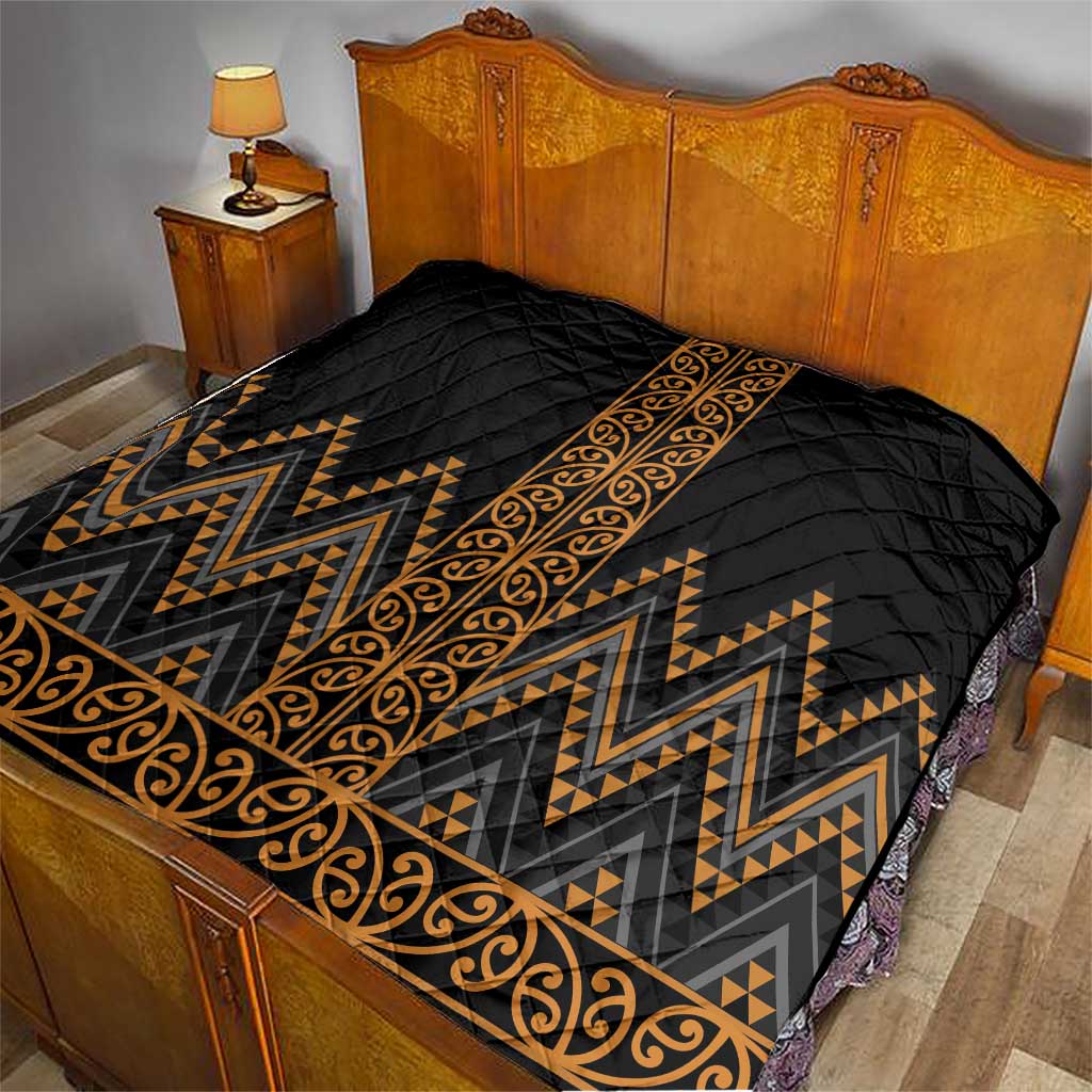Gold Aotearoa Mangopare Kowhaiwhai and Niho Taniwha Quilt Maori New Zealand
