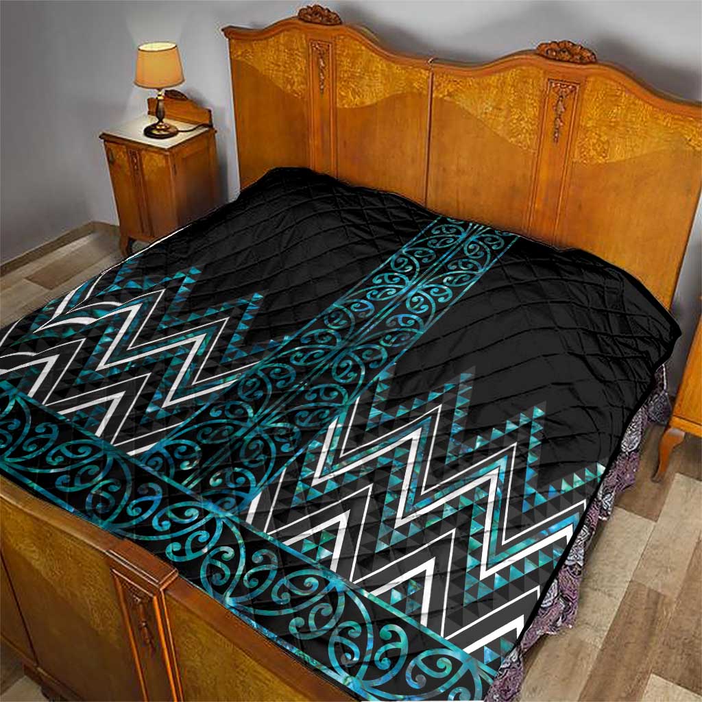 Paua Shell Aotearoa Mangopare Kowhaiwhai and Niho Taniwha Quilt Maori New Zealand