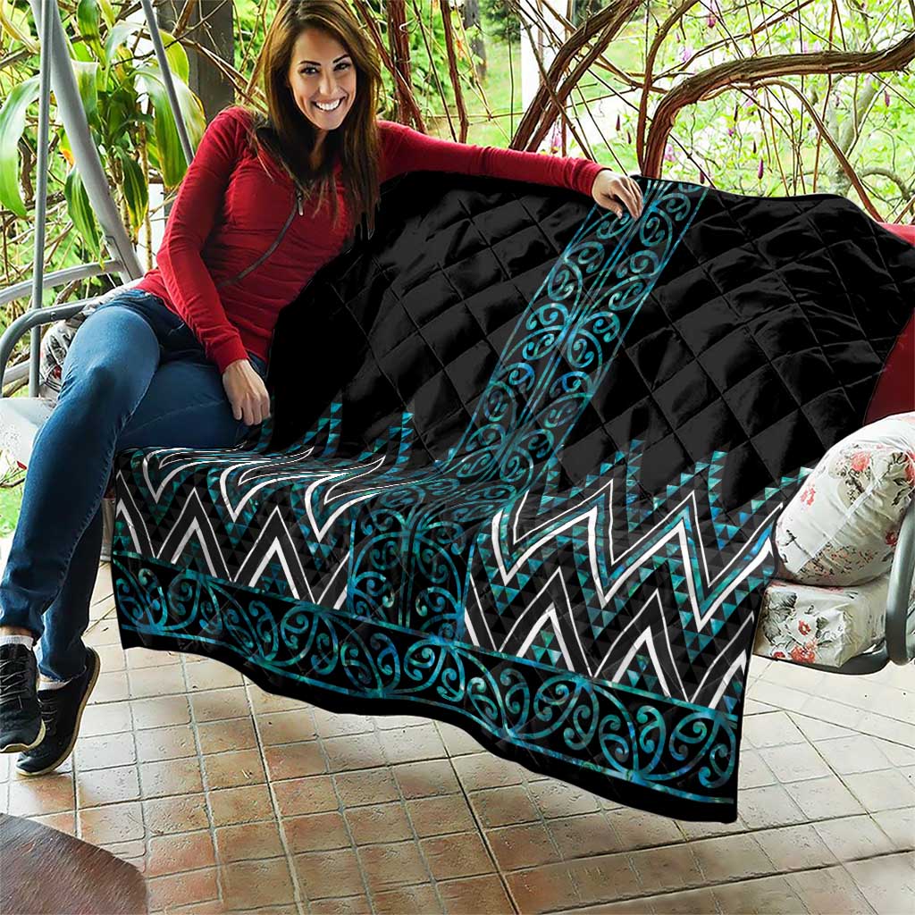 Paua Shell Aotearoa Mangopare Kowhaiwhai and Niho Taniwha Quilt Maori New Zealand